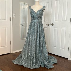 Beautiful Mac Duggal Gown